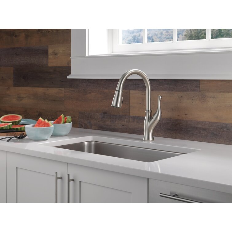 delta faucets for kitchen sinks